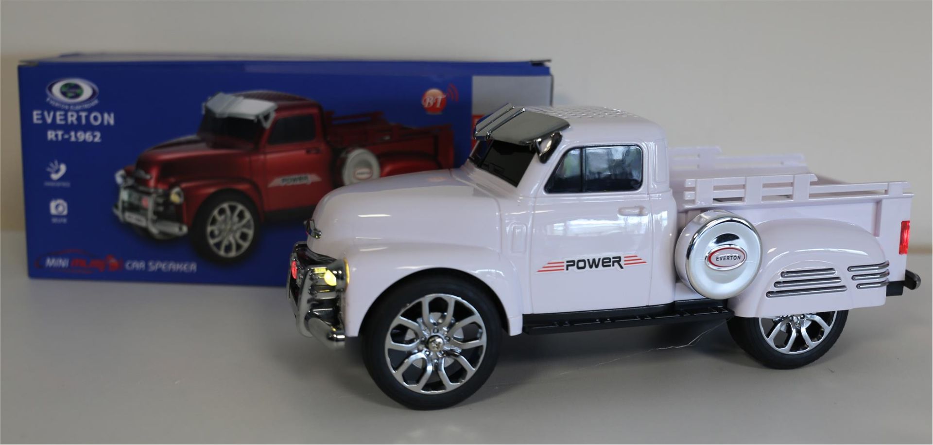 EVERTON RT-1962 Beyaz Arabalı Bluetooth FM-USB-TF-AUX Şarjlı Nostaljik Radyo `