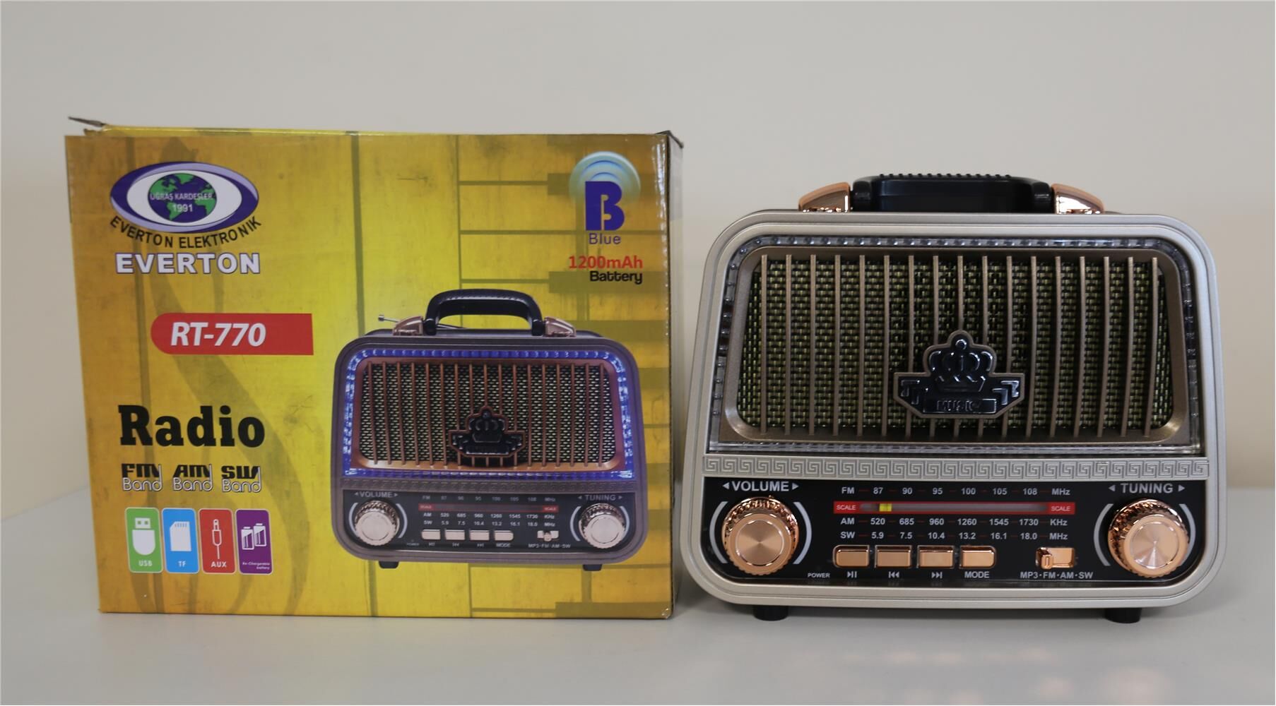 Everton RT-770 LED Işıklı Şarjlı Nostaljik Radyo Bluetooth FM/USB/TF/AUX