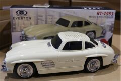 Everton RT-1953 Bej Nostaljik Araba Tasarımlı Bluetooth/FM/USB/TF/AUX Taşınabilir Şarjlı Radyo