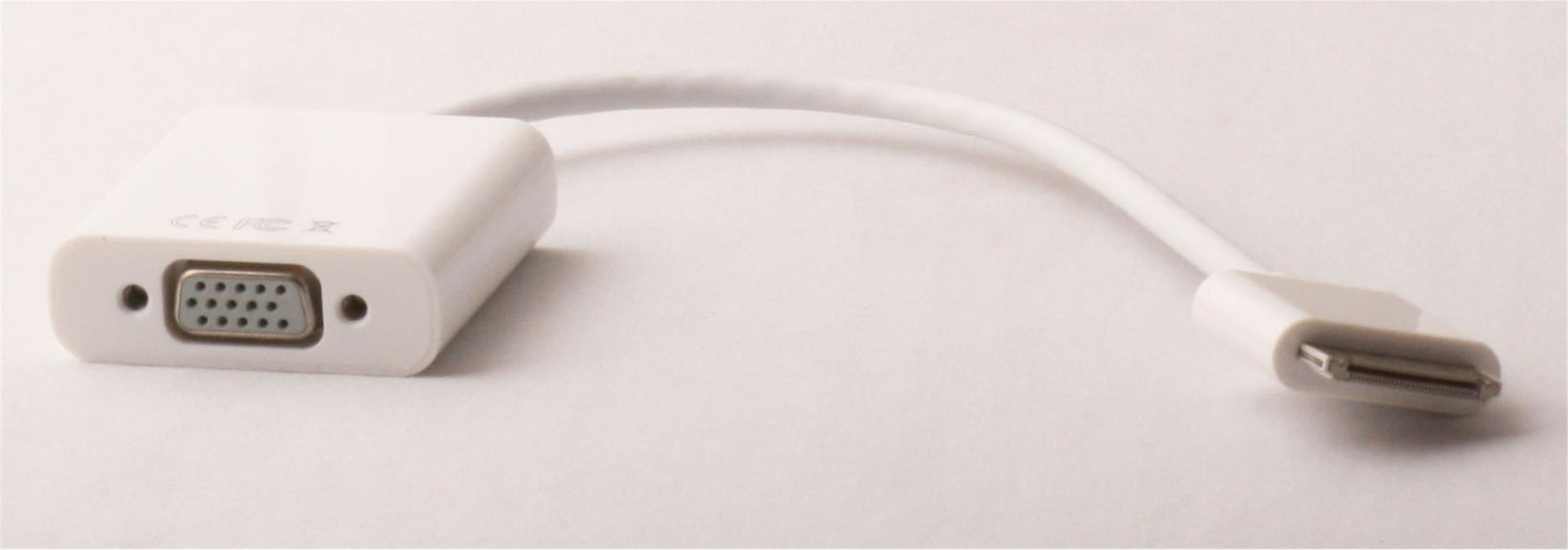 Vcom CG610 Apple 30-Pin to VGA Görüntü Aktarım Adaptörü (iPhone 4/4S, iPad 2/3 Uyumlu)