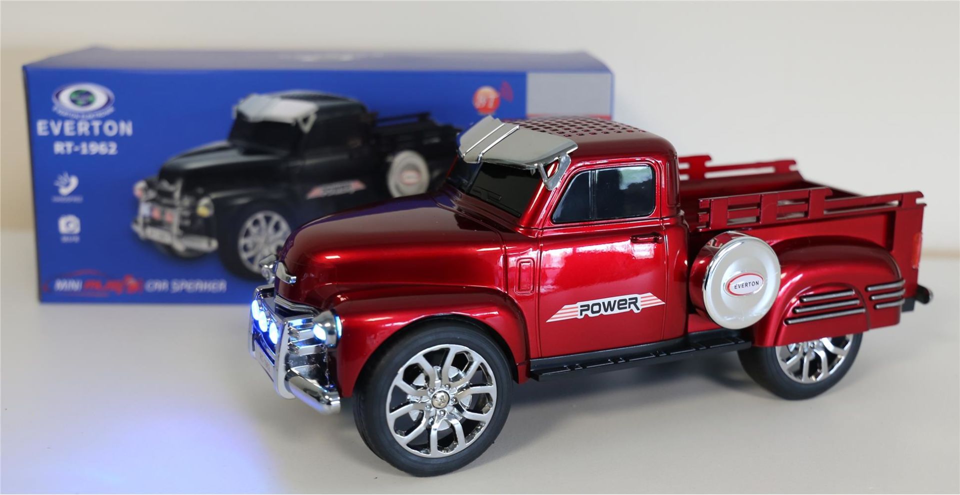 EVERTON RT-1962 Kırmızı Arabalı Bluetooth FM-USB-TF-AUX Şarjlı Nostaljik Radyo