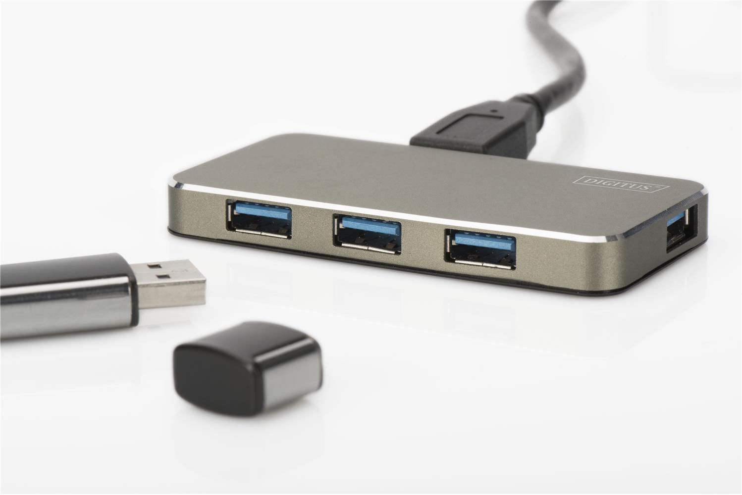 Digitus DA-70240-1 4 Port USB 3.0 Hub, 5V-2A Güç Adaptörlü, Alüminyum